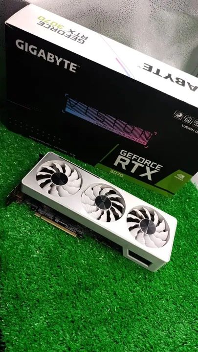 RTX 3070 8GB Gigabyte Vision OC branca COMPLETA