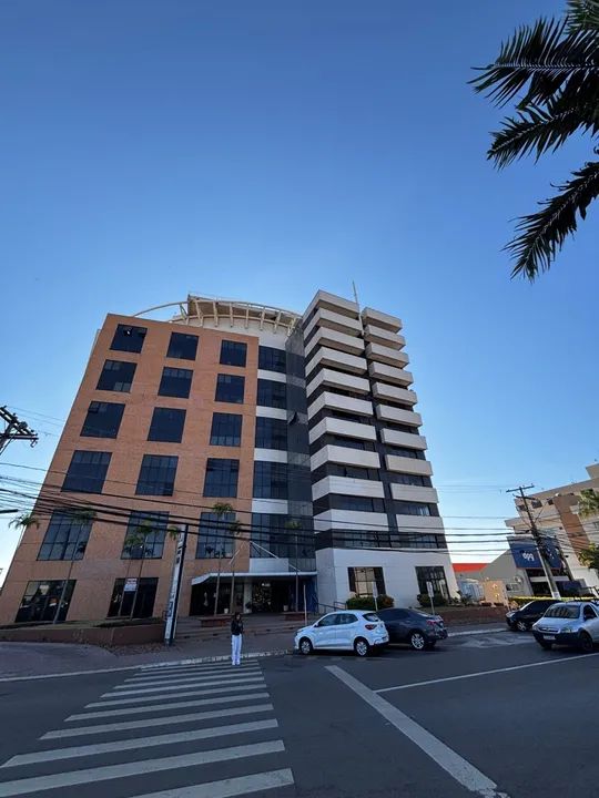 Aluga-se sala comercial 30 m2 Cidade empresarial Edifício Montreal Av. Rio Verde 