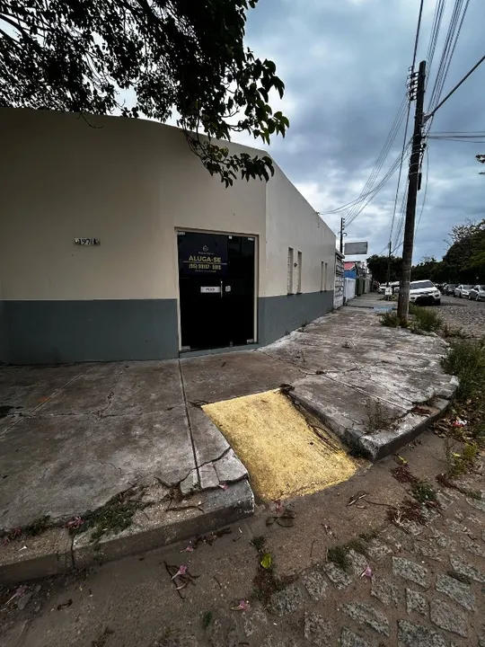 Imperdível|! Alugo ponto comercial no Mecejana bem localizado!