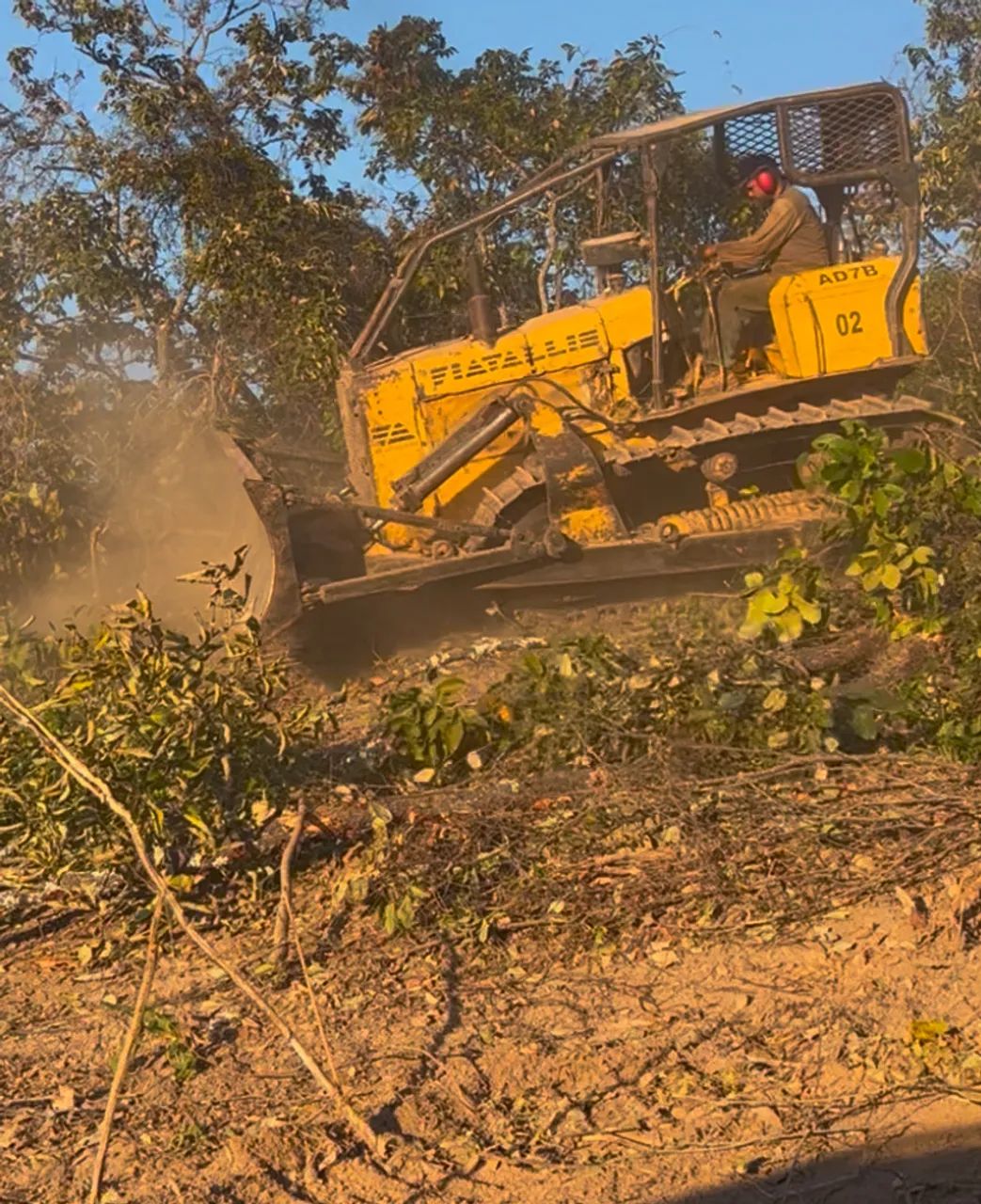 Trator de esteira AD7B - Foto 3