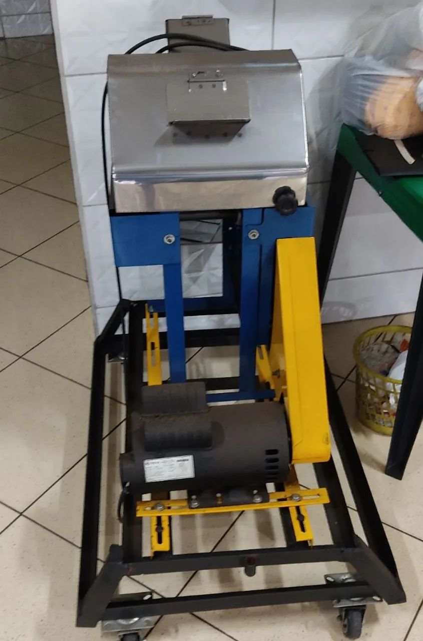 Engenho Elétrico Motorizado e Suporte com Rodas