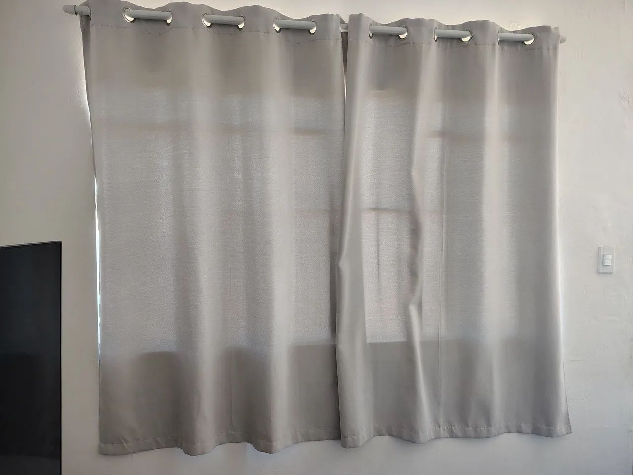 Cortinas Cinza Elegantes e Práticas