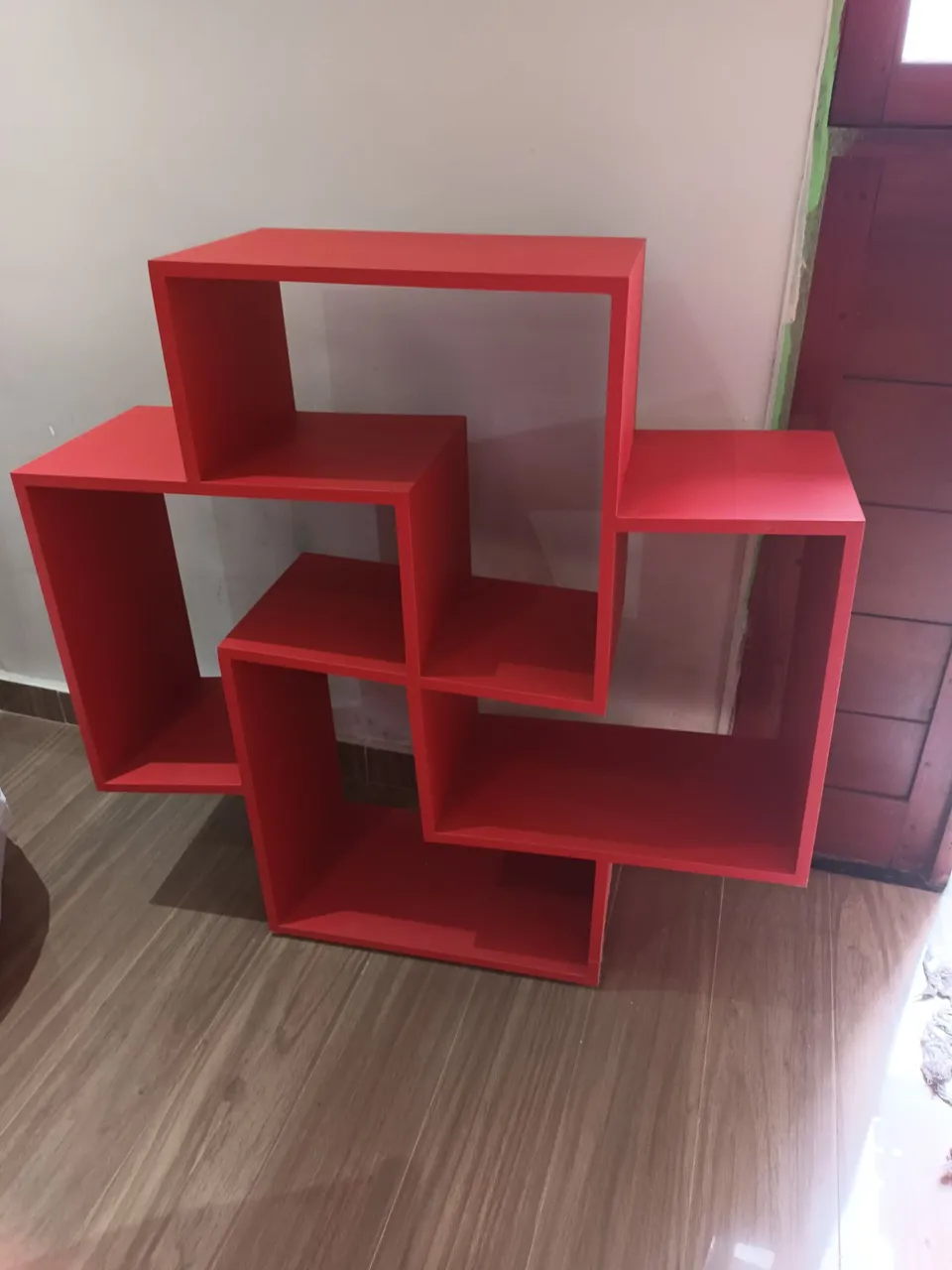 Prateleira Expositora Vermelha Design Moderno