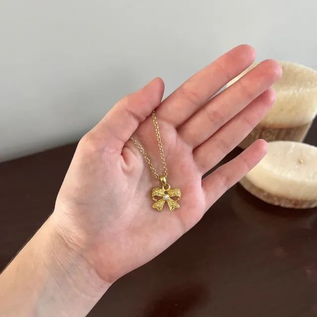 colar de laço pequeno