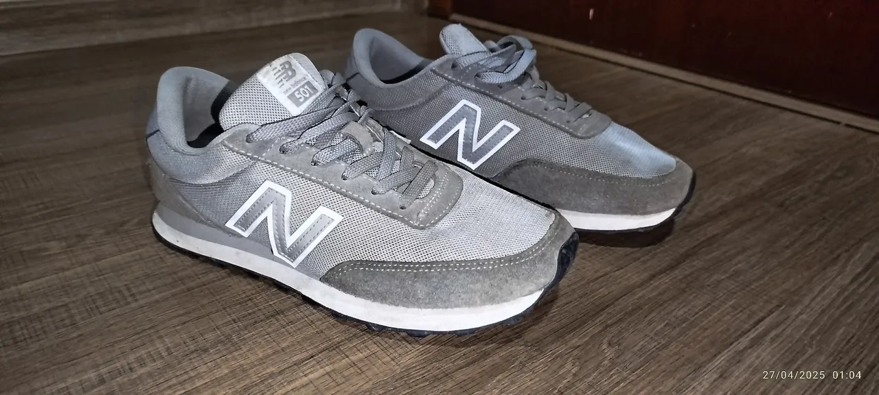 Tênis New Balance 501 Cinza