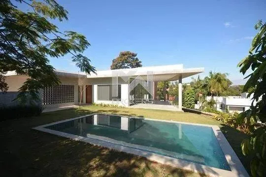 Casa à venda no Condomínio Estância Marambaia em Vinhedo - SP