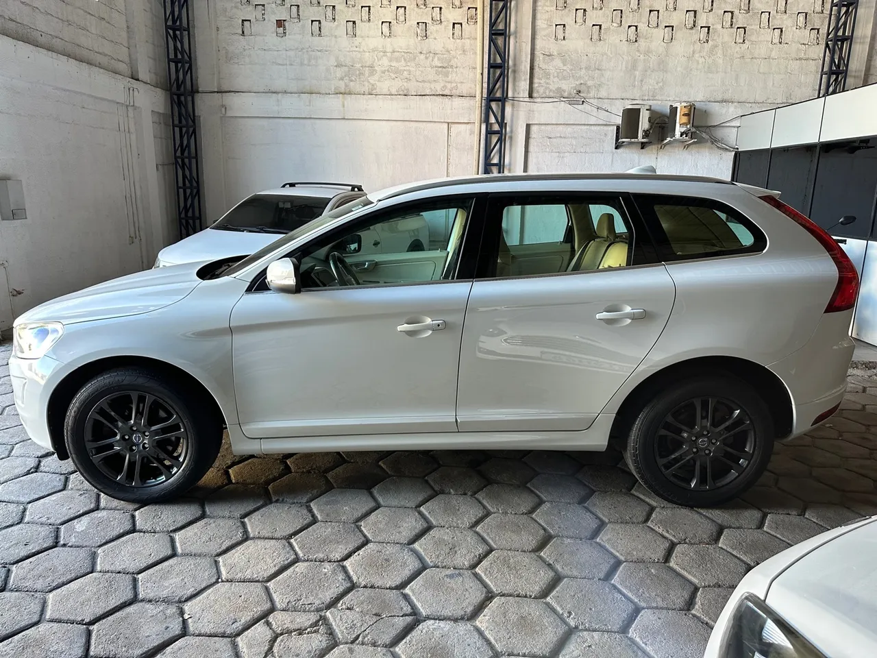 VOLVO XC 60 T5 2.0  DYNAMIC 2014