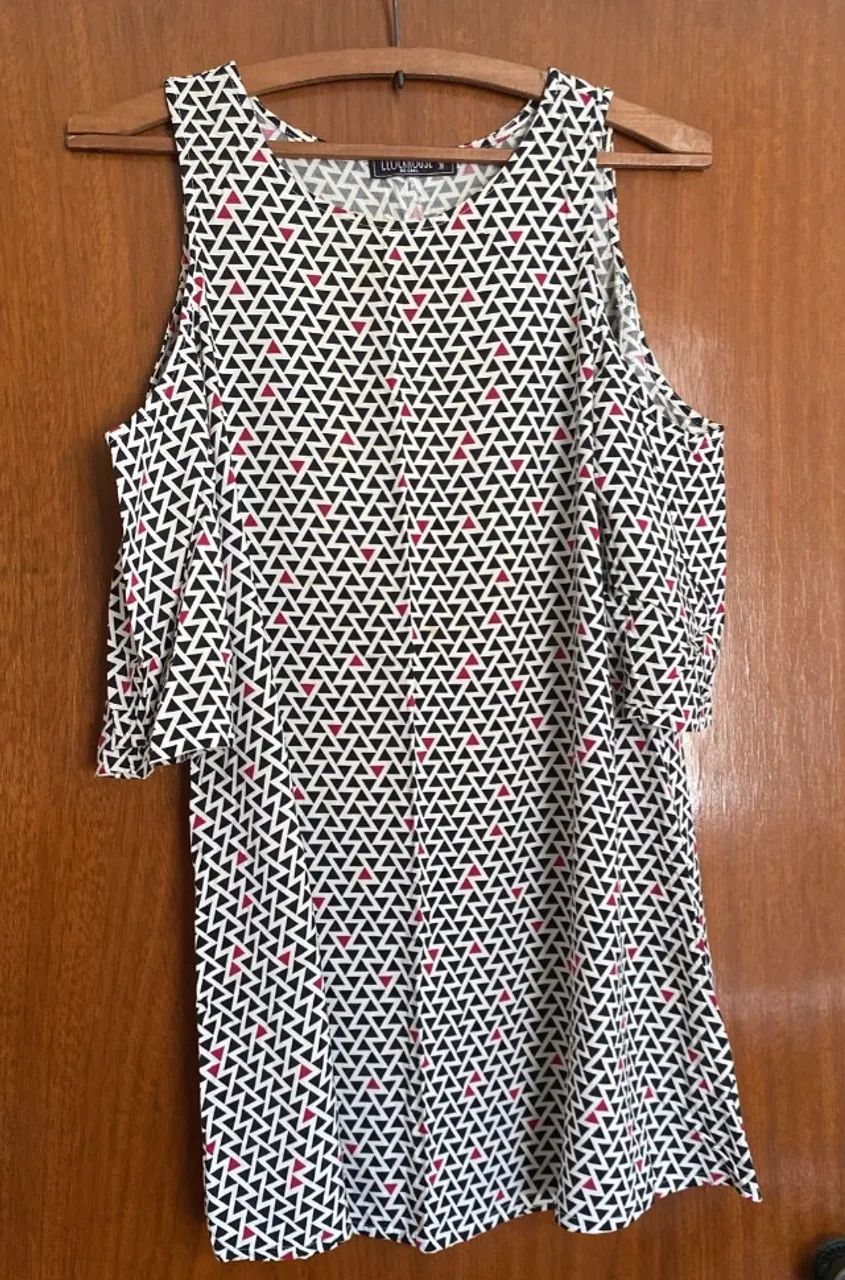 Blusa Estampada Ombro Vazado