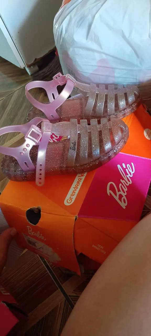 Sandálias Barbie Glitter Grendene e tênis