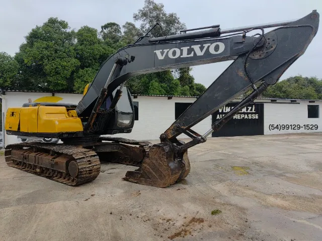 ESCAVADEIRA VOLVO EC220