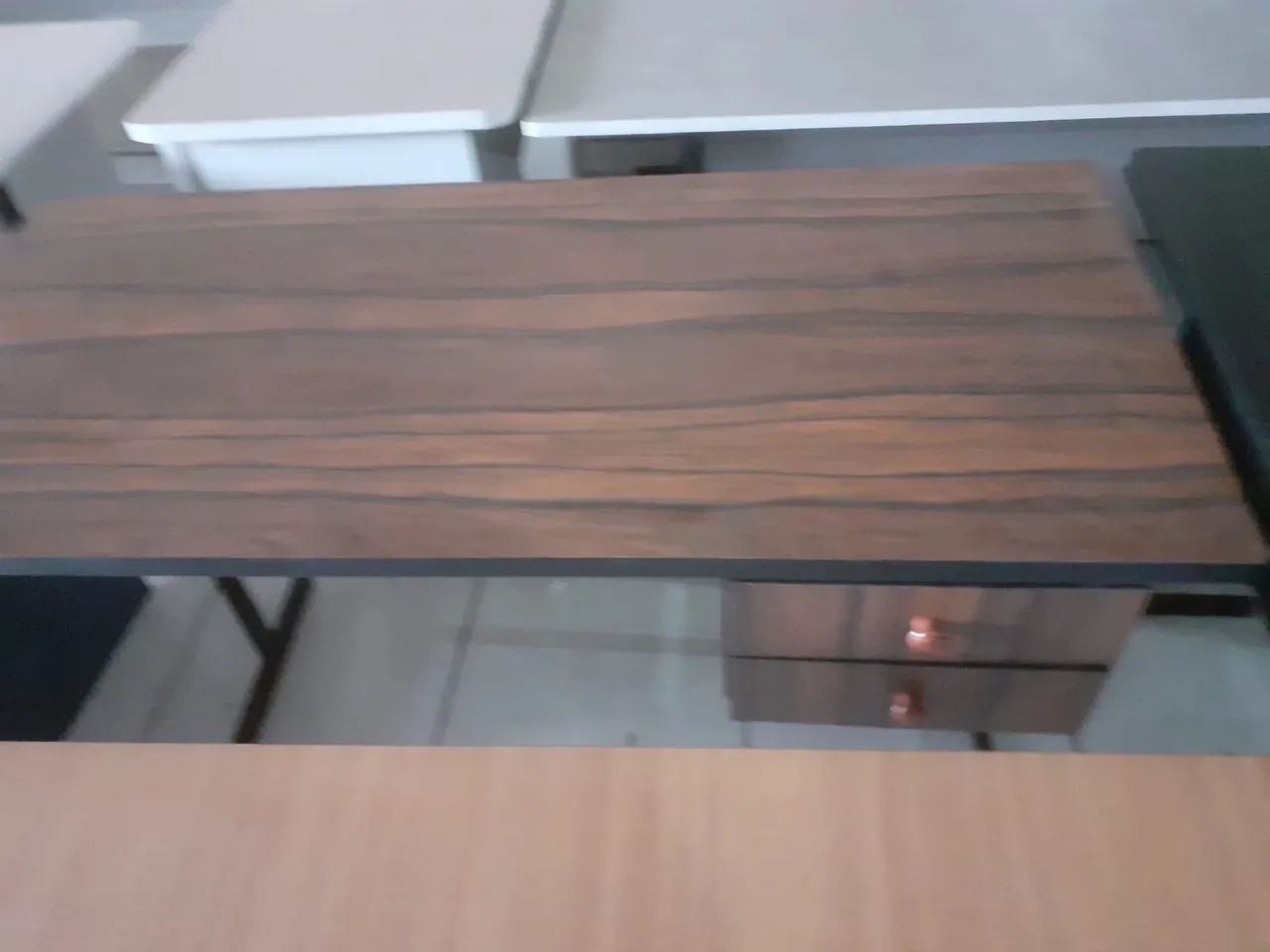 mesa escritório reta em mdf e ferro, cada unidade custa 400 - Foto 5