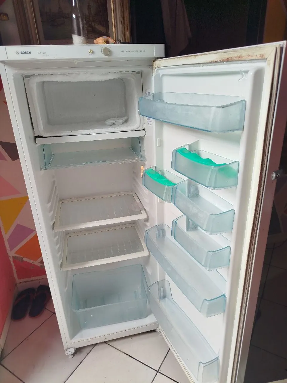 Geladeira Bosch com Freezer e Prateleiras