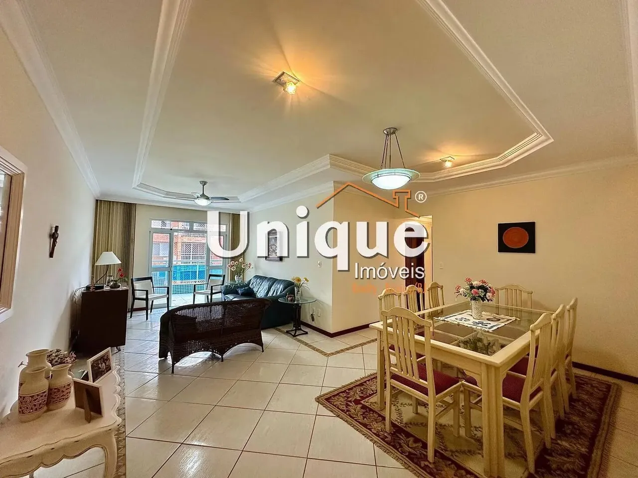 Apartamento pé na areia com porteira fechada, à venda por R$1.200.000,00.
