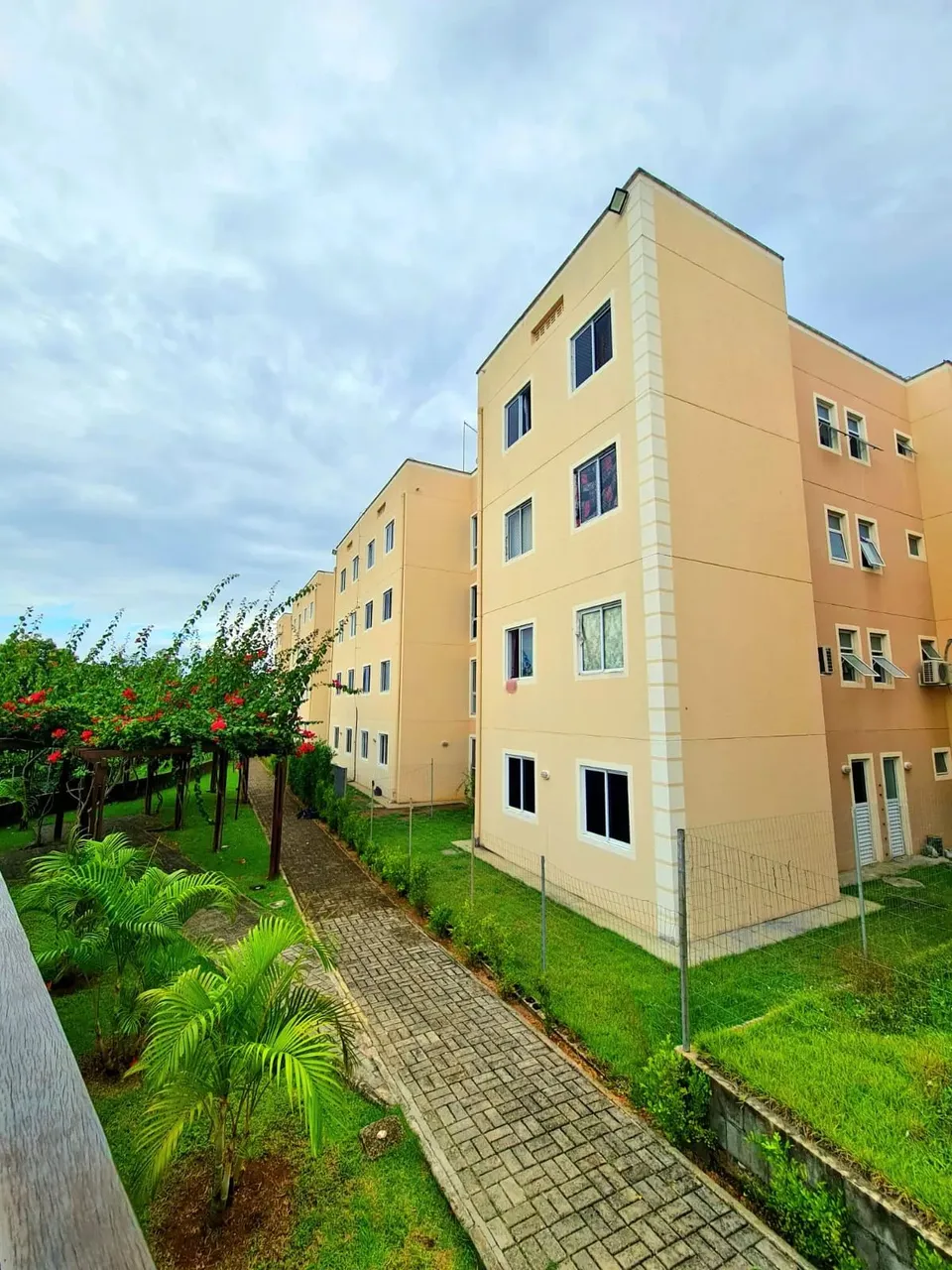 Apartamento com 2 Quarto(s) e 1 banheiro(s) para Alugar, 55 m² por R$ 800 / Mês