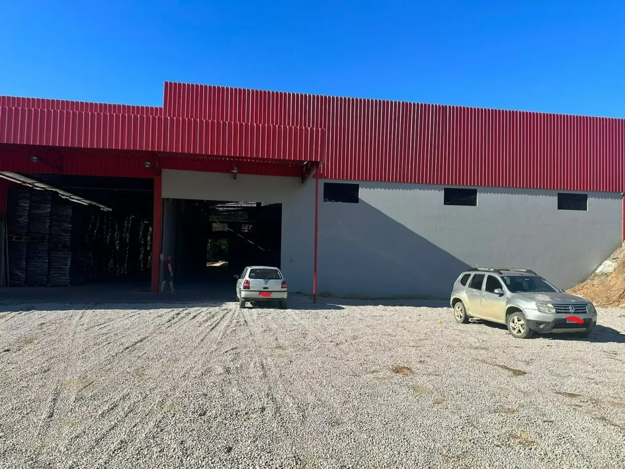 Galpão Comercial com Doca para Aluguel Anual 920M² Itapema / Porto Belo
