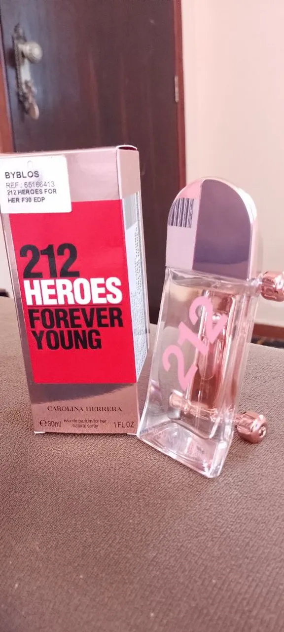 Perfume 212 Heroes Forever Young Carolina Herrera
