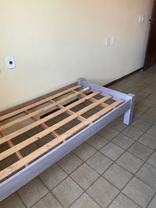 Cama de solteiro em ótimo estado + colchao espuma solteiro - Foto 4