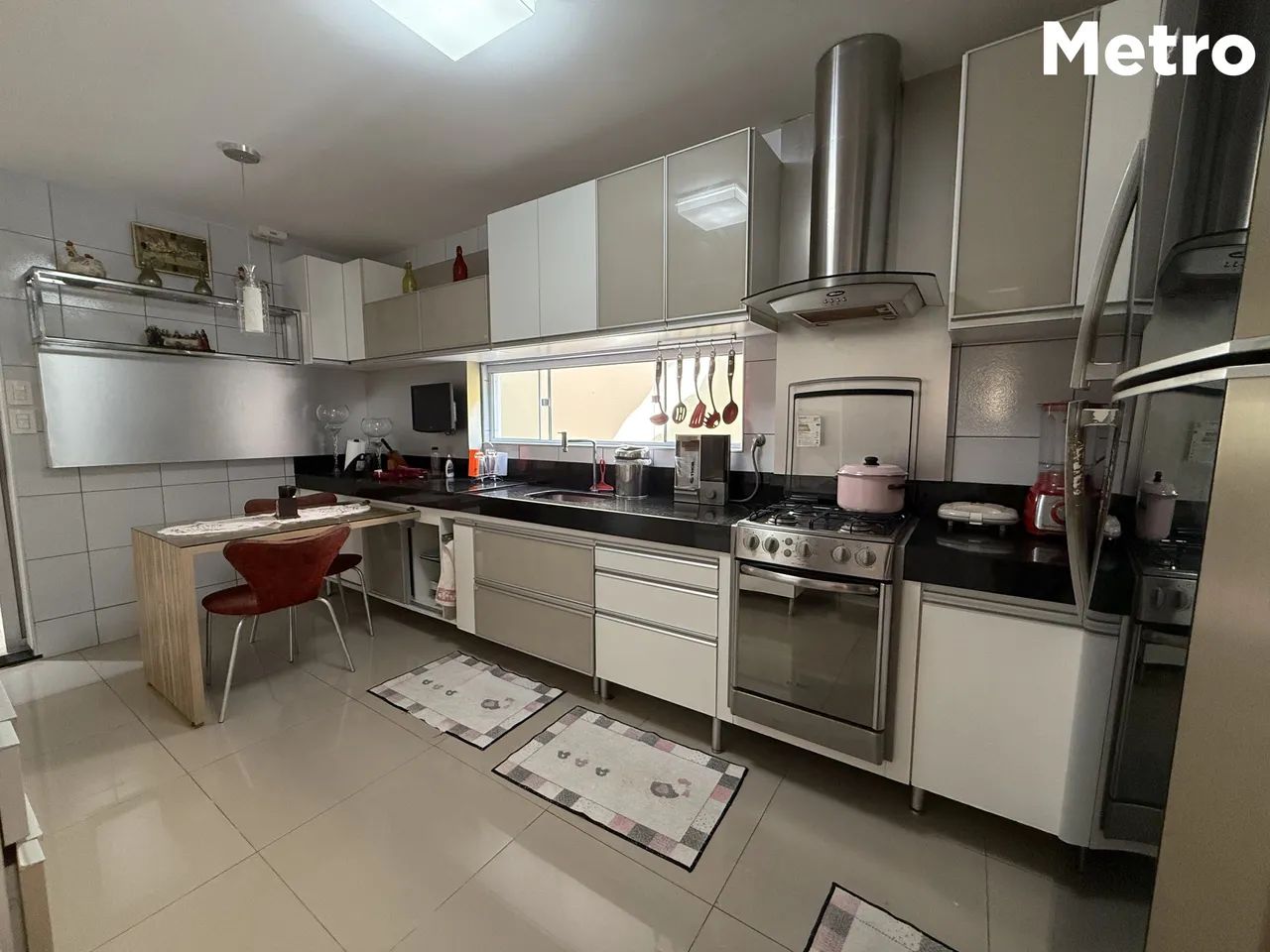 Casa Duplax em Condominio no Turu, 5 suítes, garagem para 5 carros, Valor: R$ 1.850.000,00 - Foto 9