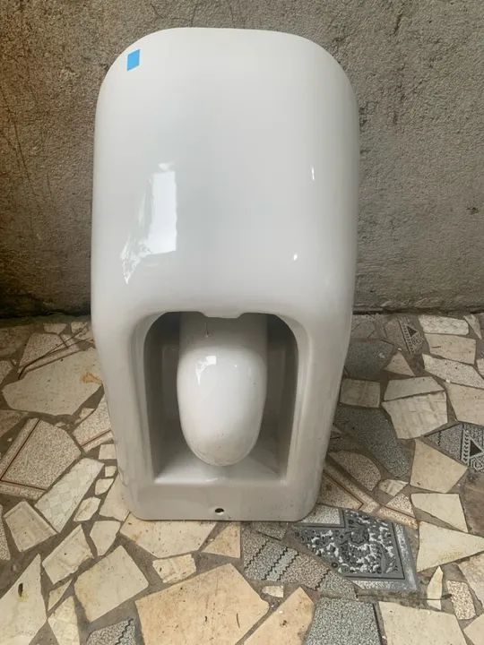 Vaso sanitário roca Suspenso - Foto 4