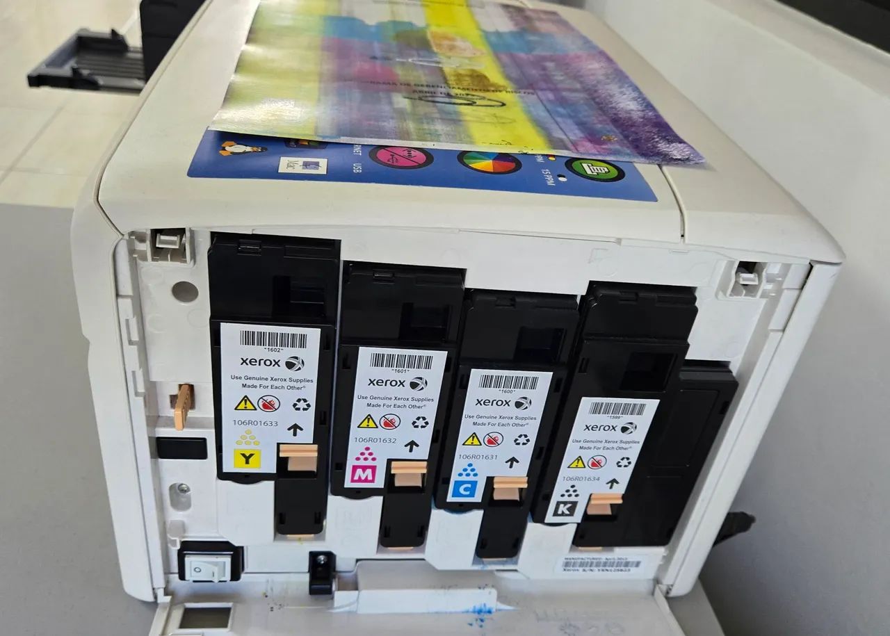 Impressora Xerox Phaser 6010 Colorida - Foto 5