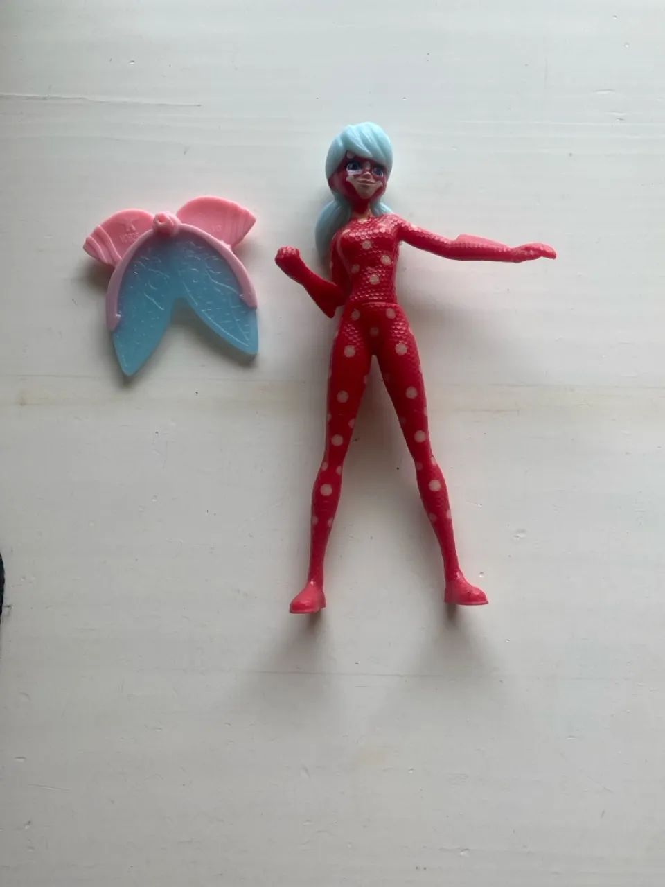 Boneca Miraculous Ladybug Kinder Ovo 2024