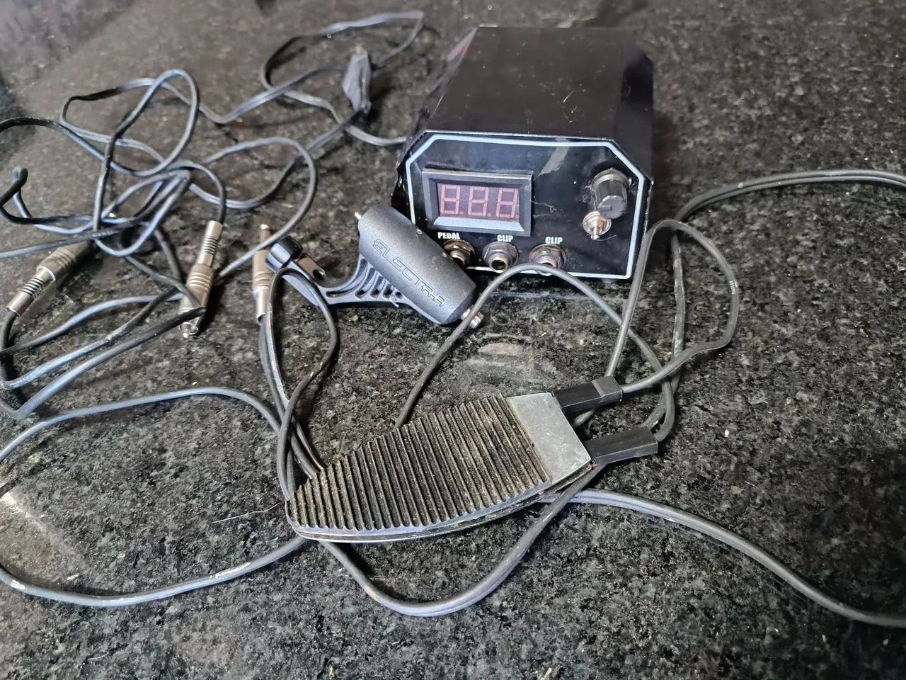 Máquina de Tatuagem Rotativa Electra + fonte dupla + pedal - Foto 3