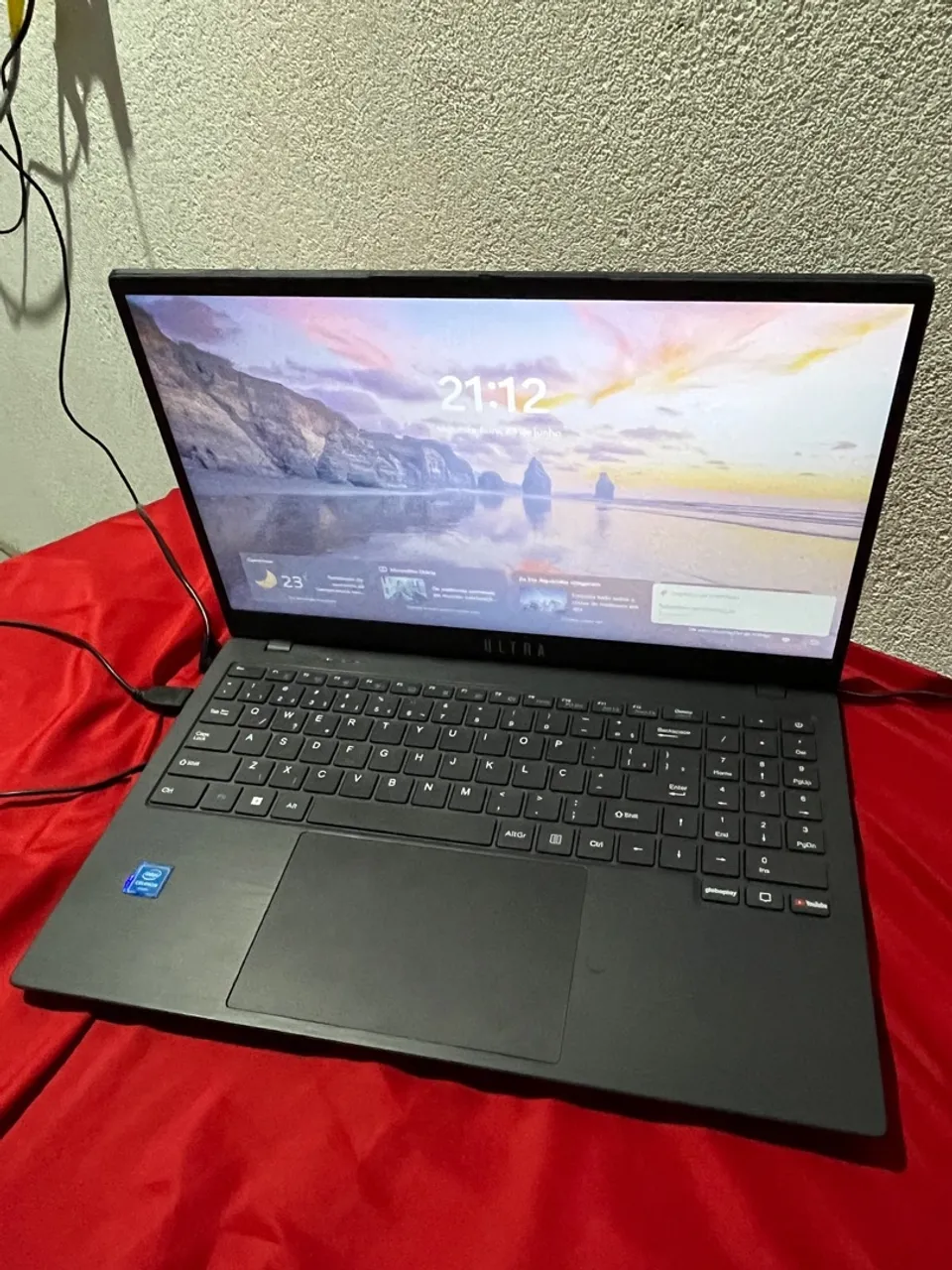 Notebook Ultra - Tela Grande e Desempenho Incrível!