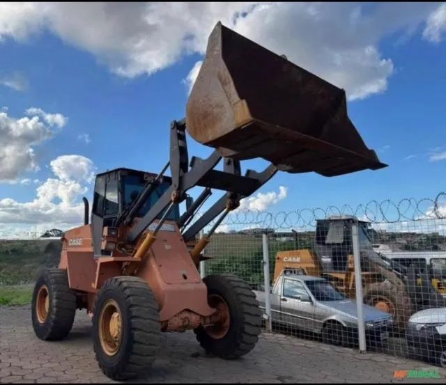 Pá carregadeira Case W20E