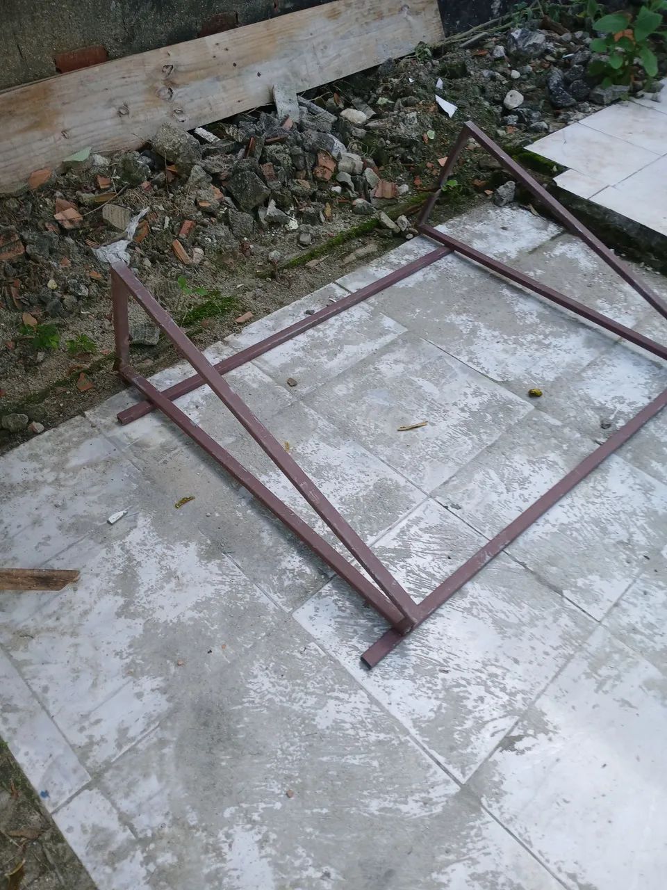 Toldo de estrutura de ferro e telha galvanizado  - Foto 2