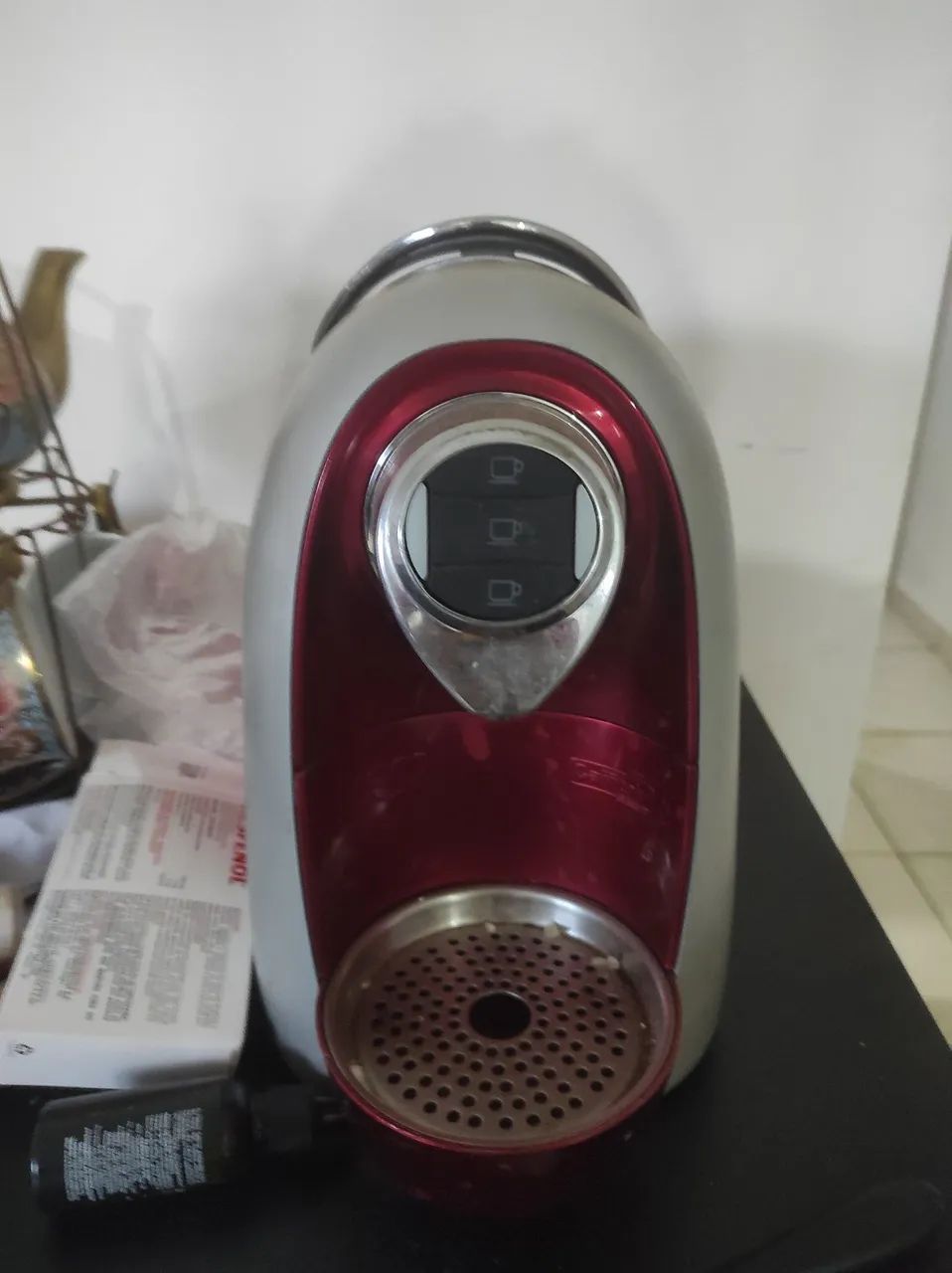 Cafeteira Expresso Compacta e Elegante