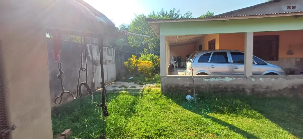 CASA COM 2 TERRENOS E EDÍCULA NO VILA ACRE