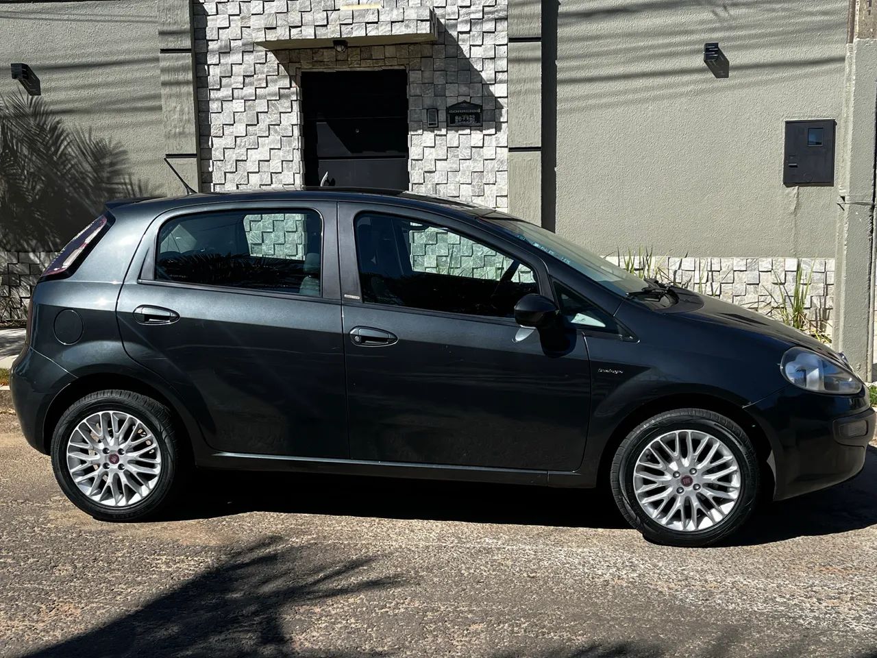 Fiat Punto Essence 1.6 Flex 16V 5P 2013