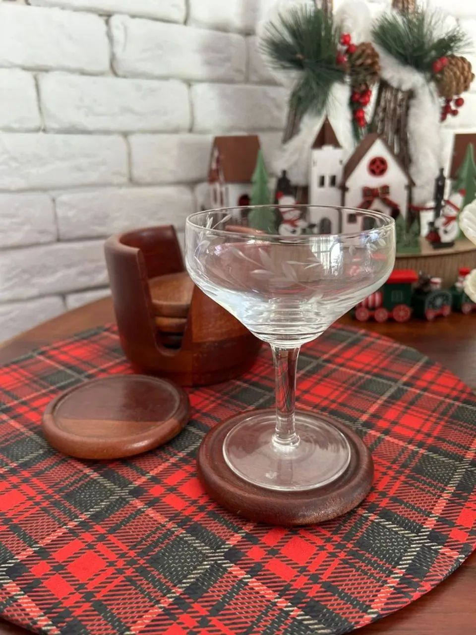 Porta Copos em Madeira de Lei com 5 unidades - Foto 6