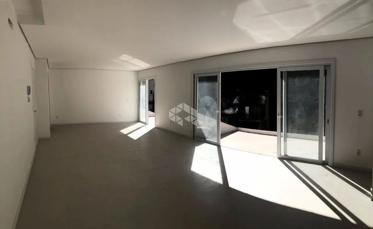Apartamento novo, 02 suítes com 125m² privativos, 2 vagas no Centro de Gramado.