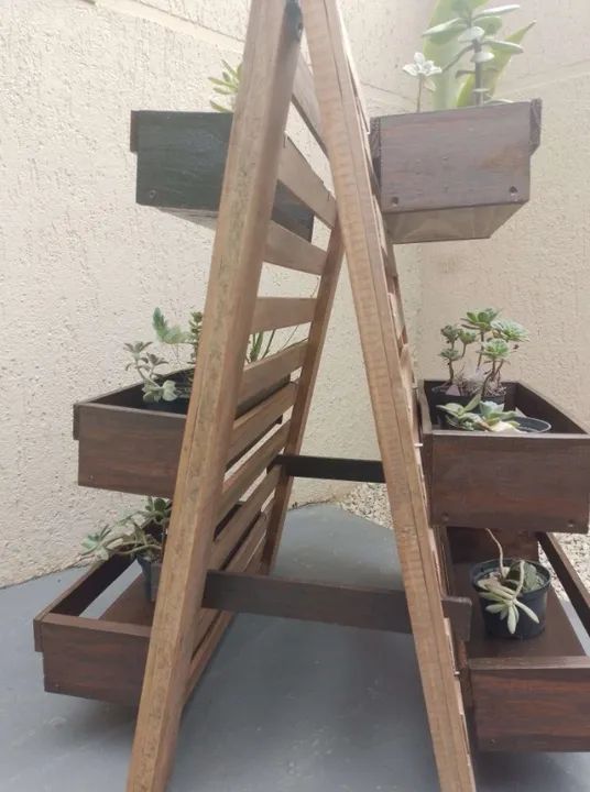 Floreira de madeira tipo cavalete com 6 cachepos rustica - Foto 4