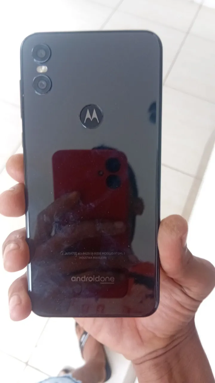 Vendo esse aparelho celular concervado 