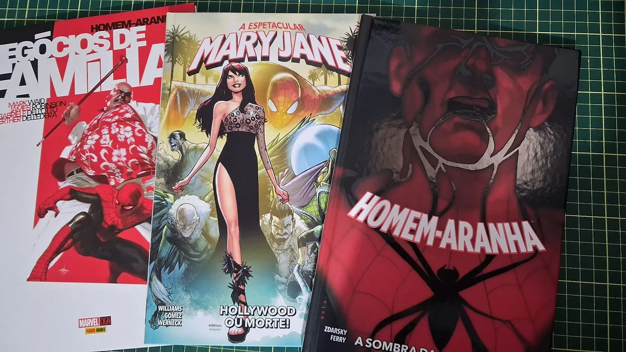 Lote de 3 HQs Homem-Aranha