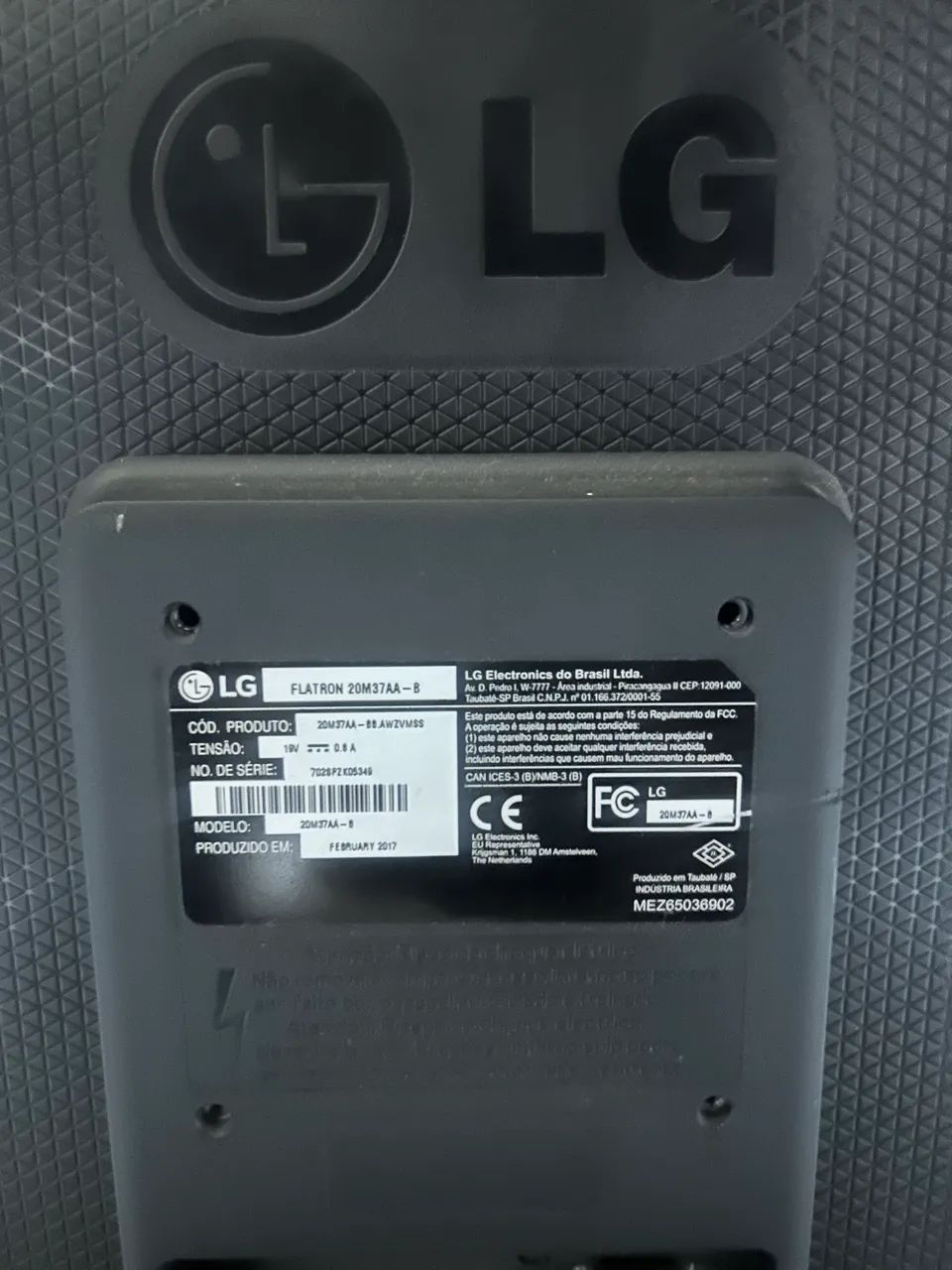 Monitor 19.5" LG Flatron 20M37AA-B - VGA - Resolução HD 1366 x 768 - SEMINOVO