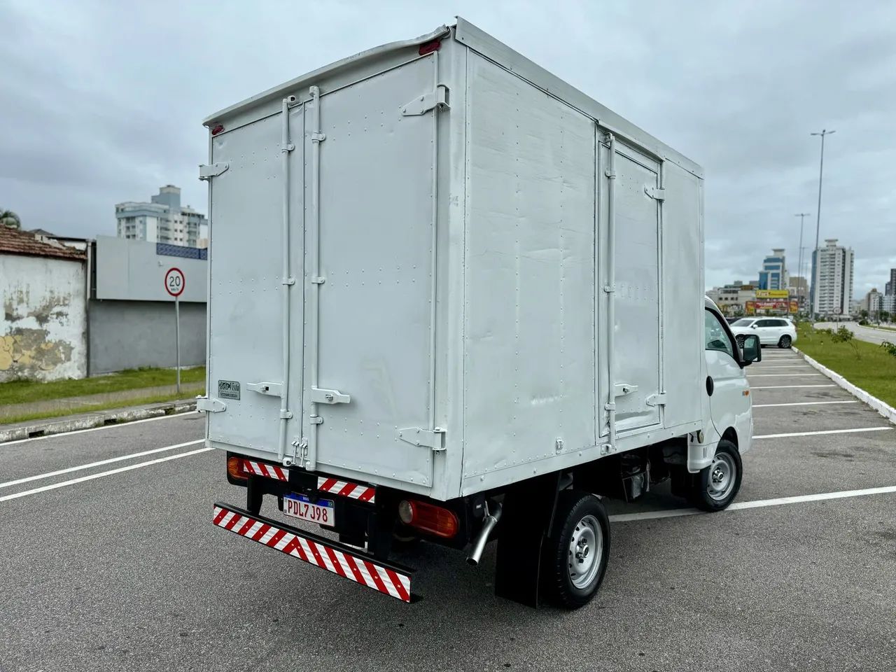 Caminhão Hyundai HD 78 Baú Refrigerado - Foto 2