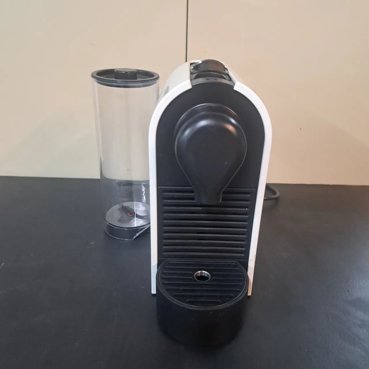 Cafeteira modelo C50 Nespresso - Foto 2