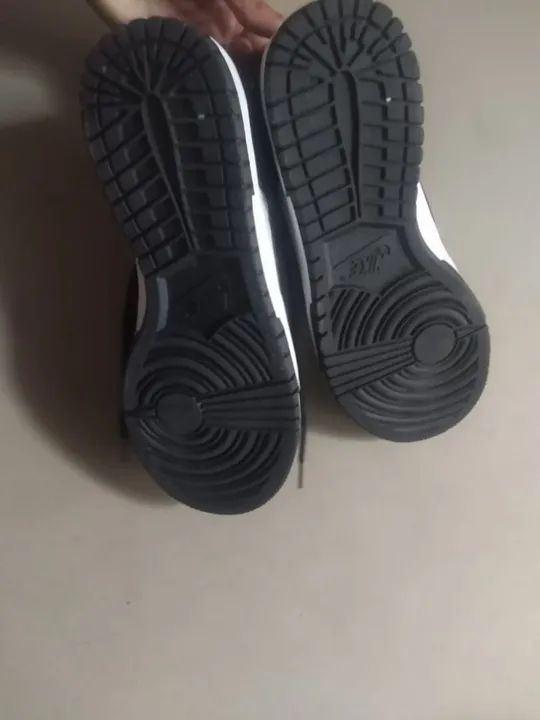 Tênis Nike Dunk Low Preto e Branco - Foto 4