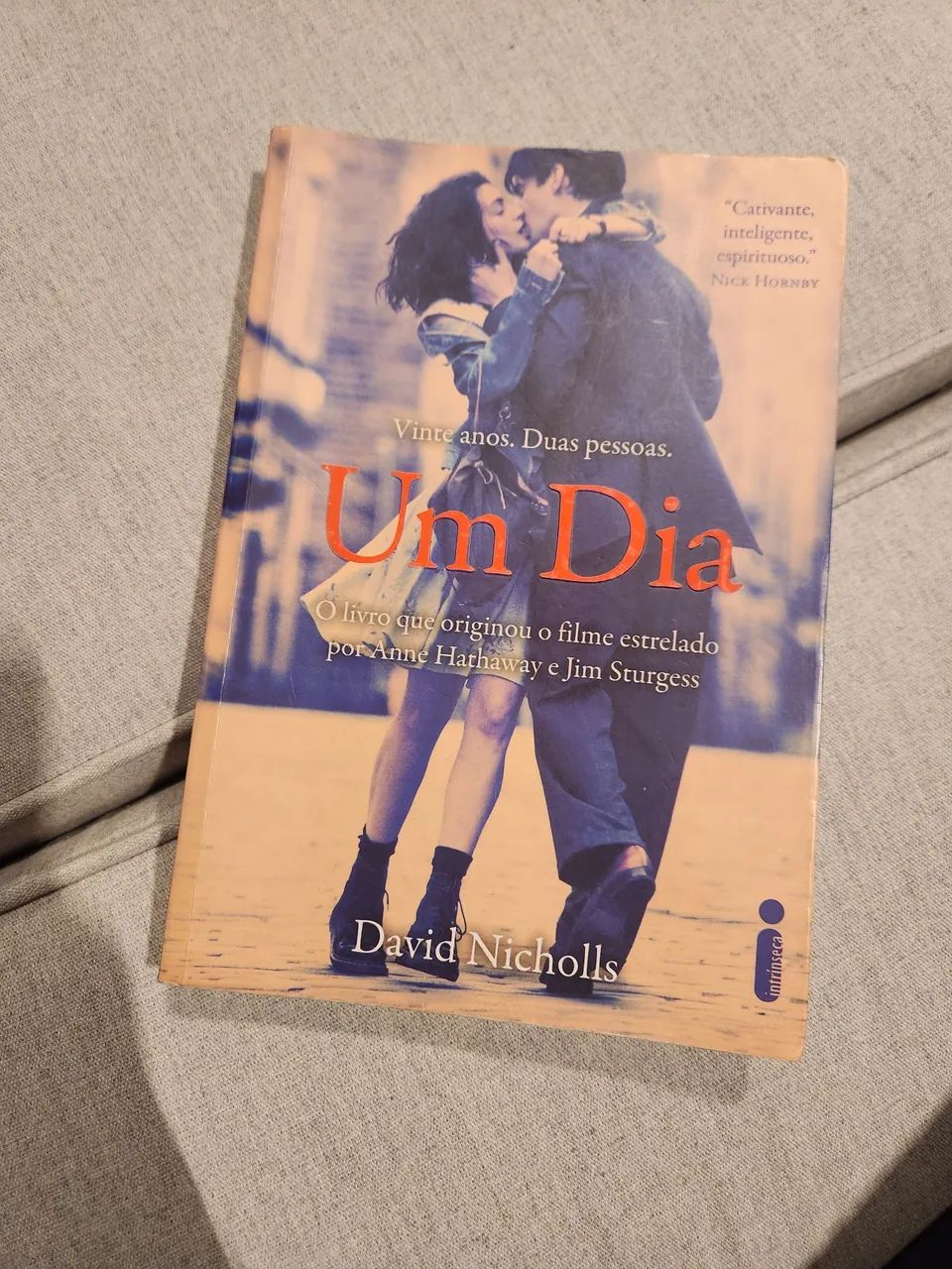 Um Dia - David Nicholls - Capa Comum