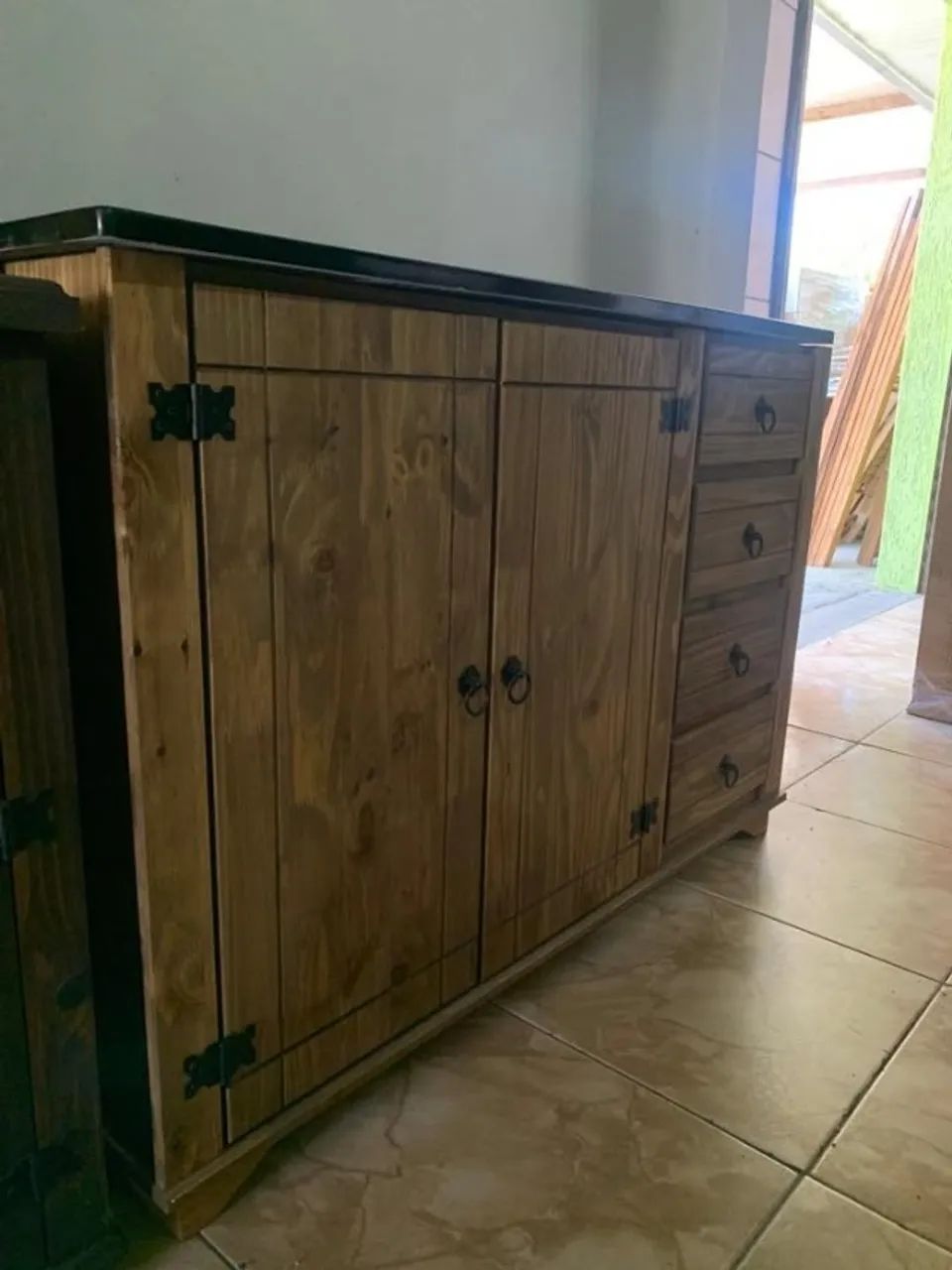 Balcão de pia em madeira pinus com 2 portas, 4 gavetas com cuba de Granitado  - Foto 2