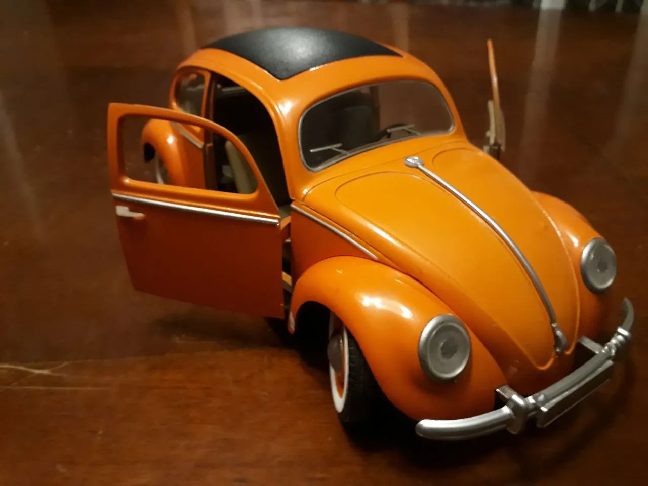 Fusca da Marjorette escala 1/17 em metal - Foto 4