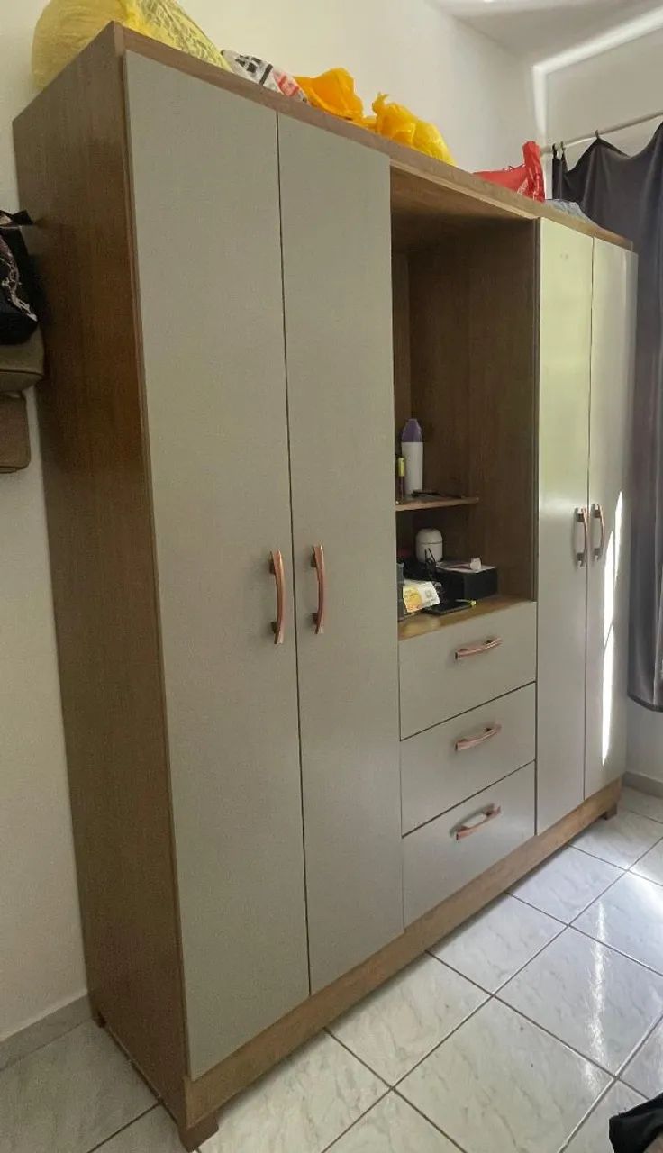 Guarda-Roupa Moderno com penteadeira e espelho - Foto 2