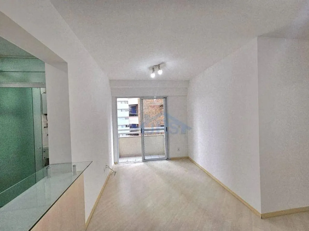 Apartamento com 2 dormitórios para alugar, 68 m² por R$ 4.591/mês - Alphaville Industrial