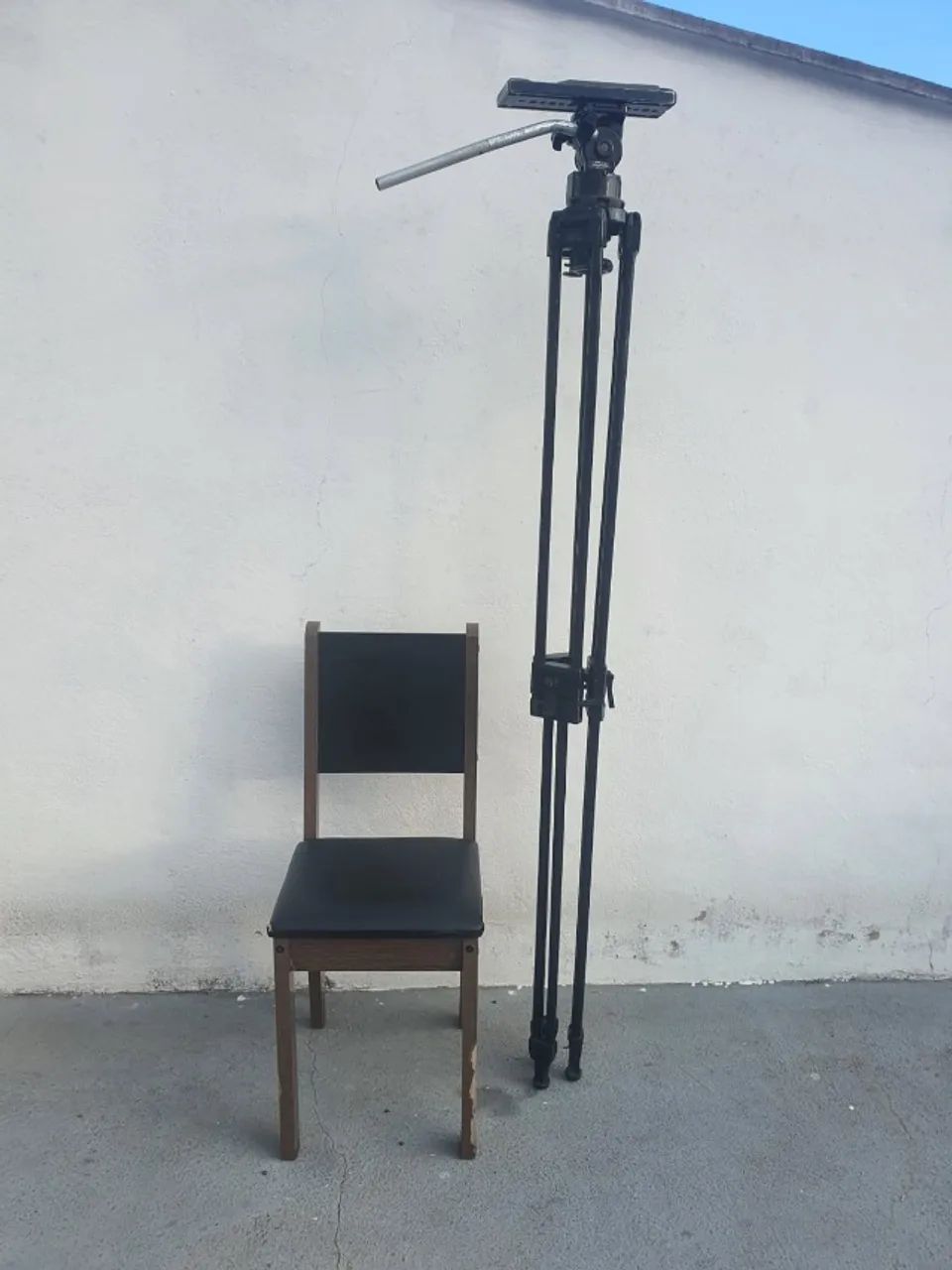 Vendo ou Troco Tripé Profissional Manfrotto #136 Cabeça Hidráulica 14kg - Foto 6