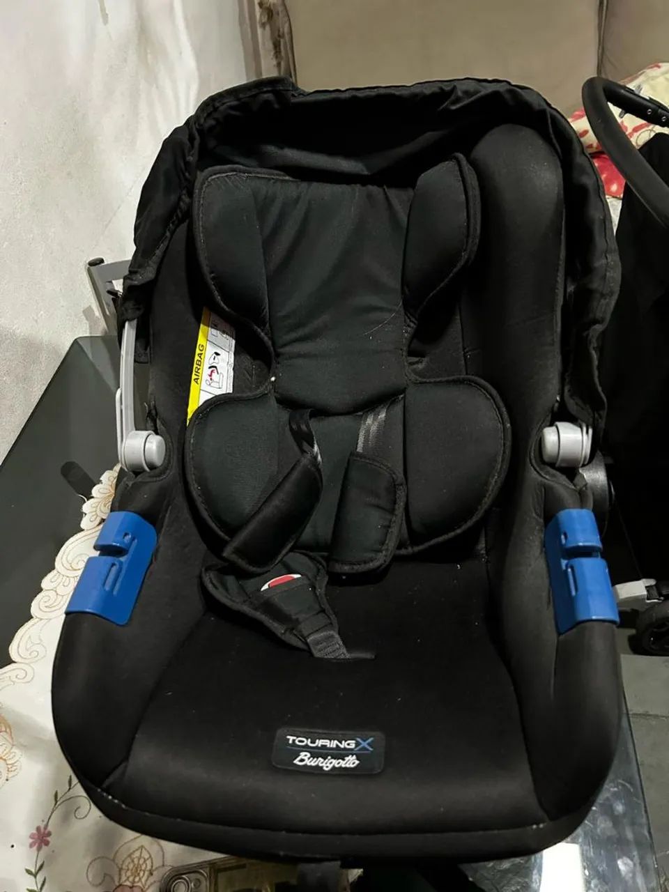 Carrinho de bebê com bebê conforto 2 em 1 burigotto travel - Preto com cobre - Foto 4