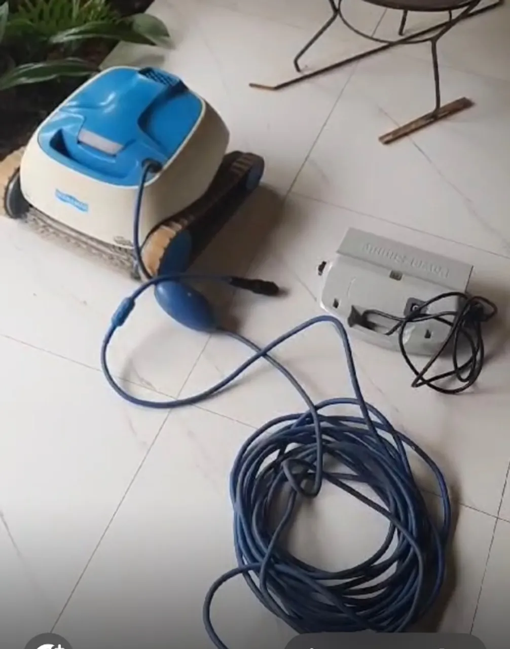 Robot limpeza piscina