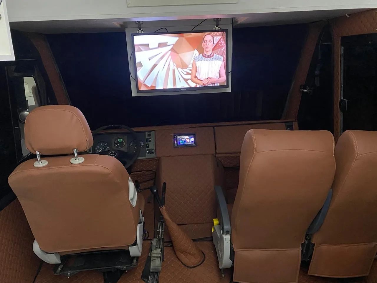 Vendo Motorhom pra 10 pessoas ótimo carro e muito econômico aceito trocar  - Foto 5